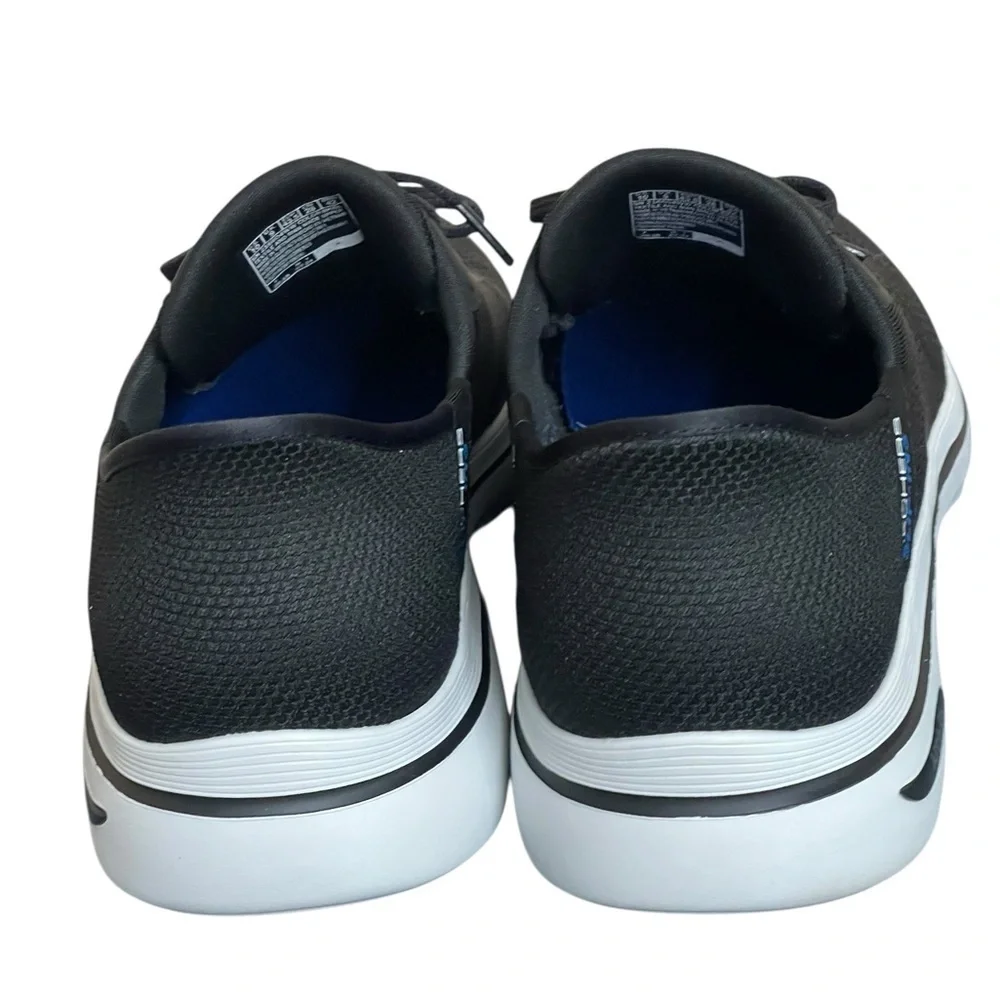 Skechers Men's Black and Blue Arch Fit Sneakers size 10